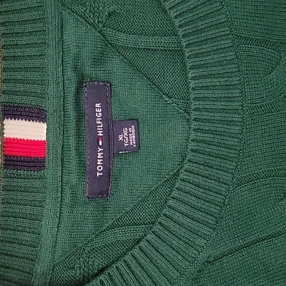 Mens Tommy Hilfiger cable knit crewneck sweater - Picture 8 of 11